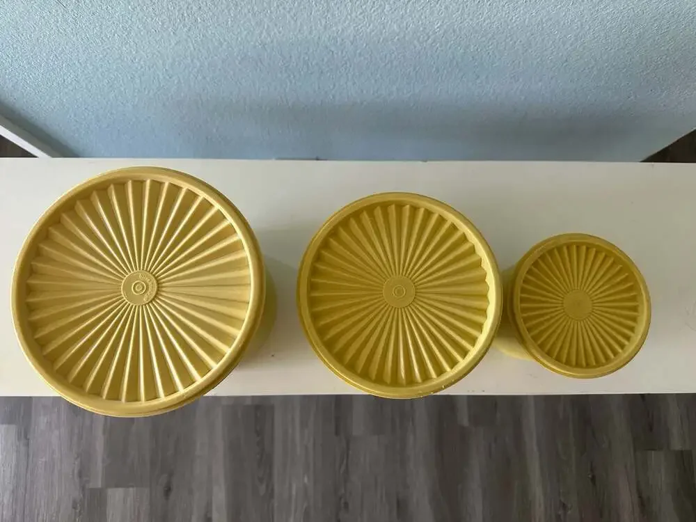 Tupperware servalier nesting